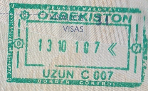 Emigración: Puerto fronterizo de Uzun, Uzbekistán (Cortesía: Juan Carlos Herrera)