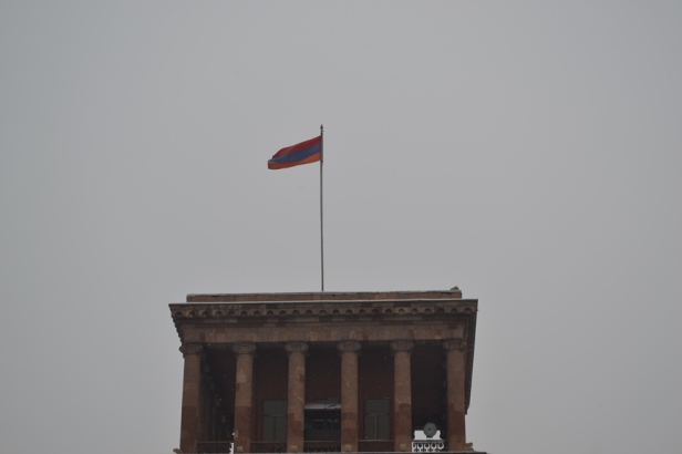 Parlamento en la Plaza de la República en Yereván, Armenia