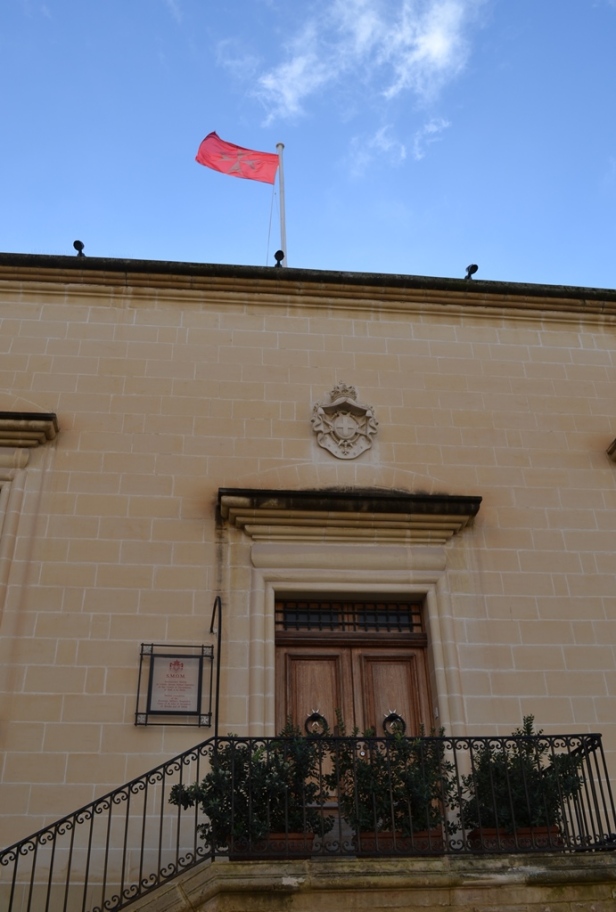 Asociación Maltesa de la Orden de Malta - La Valletta, Malta / Maltese Association of the Order of Malta - Valletta, Malta / Por: Blog de Banderas